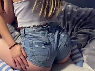 Жена дрочит а я снимаю